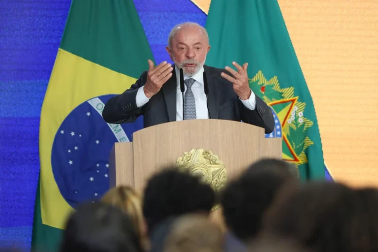 Às vésperas do 2º turno, governo Lula anuncia Pix de R$ 5 mil para MEIs e perdão de R$ 12,6 bilhões em dívidas