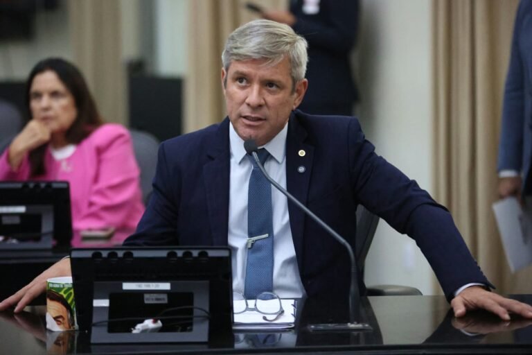 Cabo Bebeto denuncia corte de 15% no salário de médicos da rede estadual