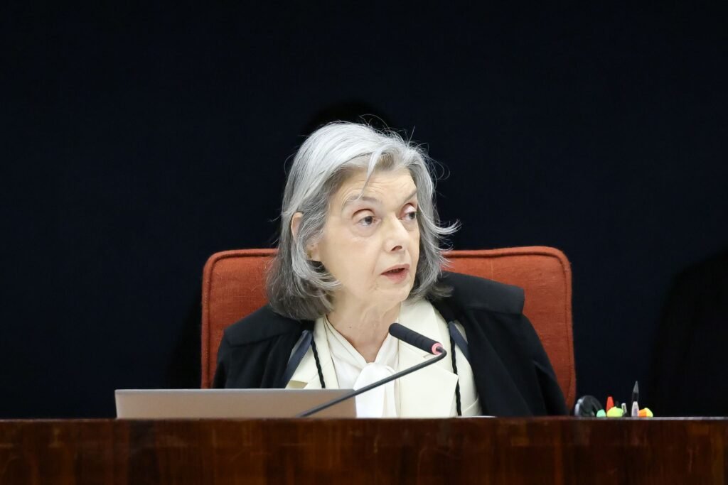Cármen Lúcia nega pedido do PT por transporte interestadual gratuito no 2º turno