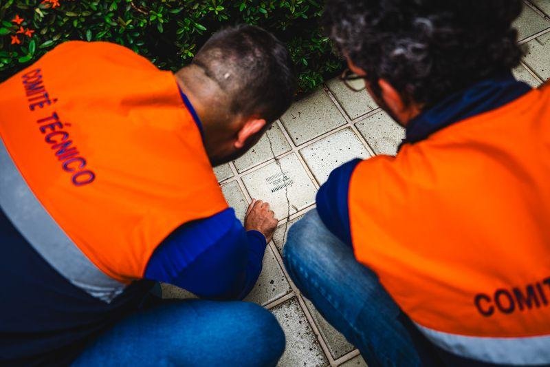 Comitê começa a vistoriar mais de 2 mil imóveis perto da área de afundamento do solo em Maceió