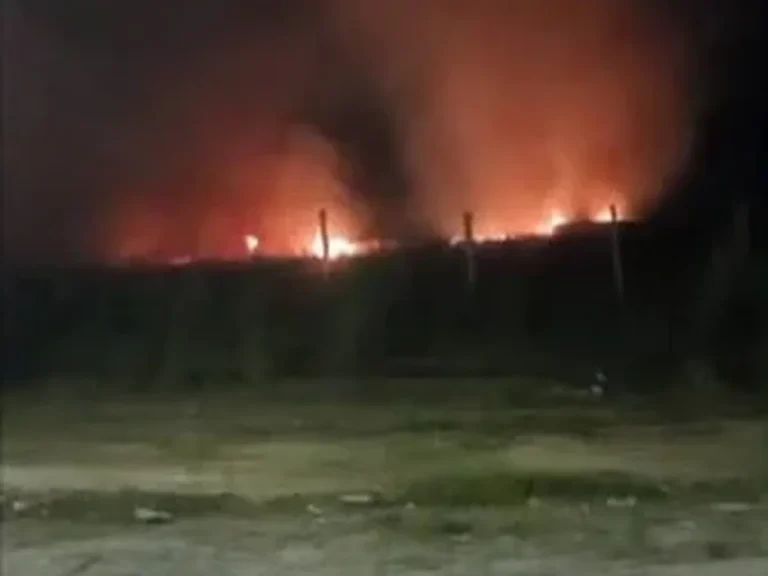 Explosão em suposta fábrica clandestina de fogos destrói casa em Arapiraca