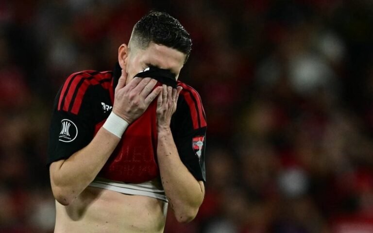 Flamengo perde nos pênaltis para o Estudiantes e está fora da Libertadores