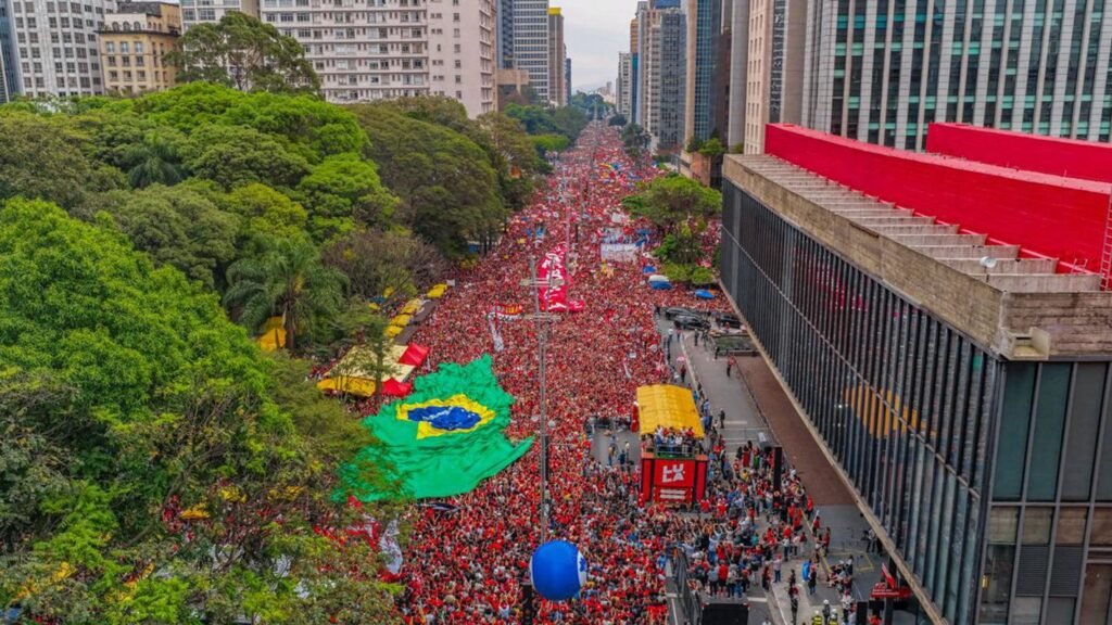 Flávio pede ao TSE a cassação de Lula e acusa sindicatos de bancar a campanha do PT