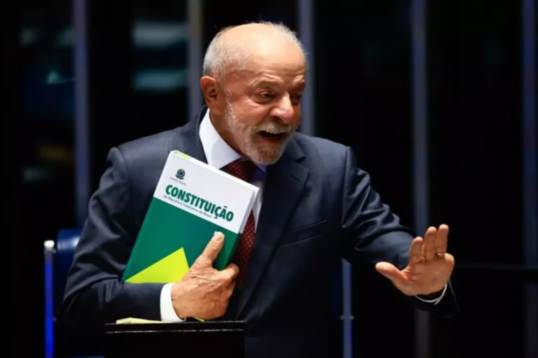 Governo Lula admite falta de dinheiro para manter políticas atuais a partir de 2028