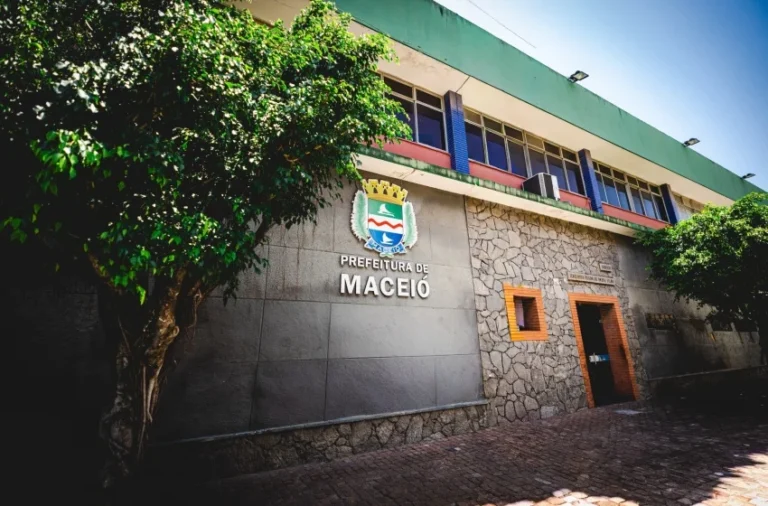 Prefeitura de Maceió muda ponto facultativo do Dia do Servidor para sexta-feira (30)