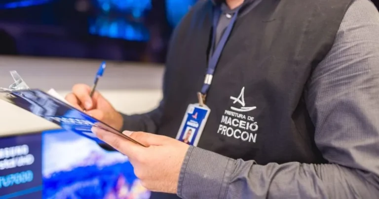 Procon Maceió multa Vivo, C&A e quatro bancos em R$ 139,8 mil