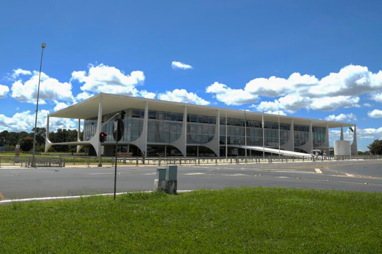 Registros do GSI mostram três entradas de Vorcaro no Planalto fora da agenda oficial