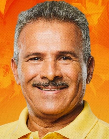 Senador Rui Palmeira contrata show de Zé Vaqueiro por R$ 600 mil sem licitação