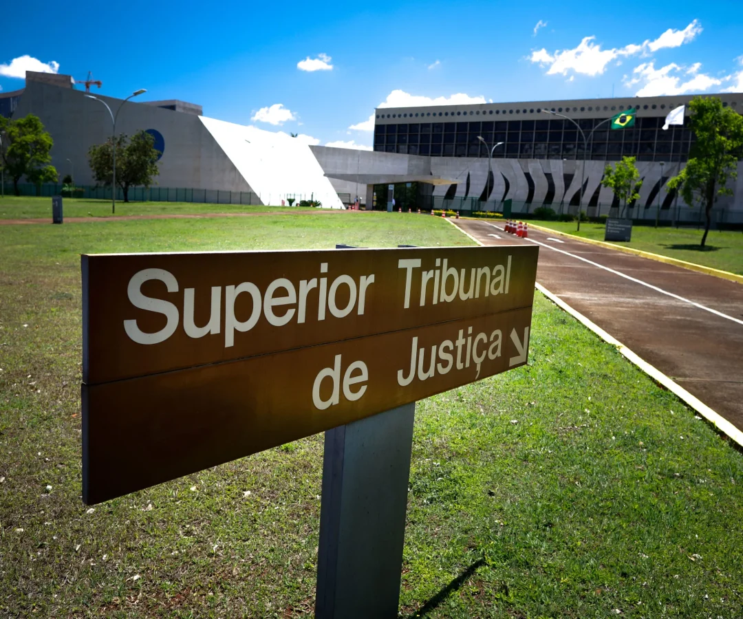 STJ
