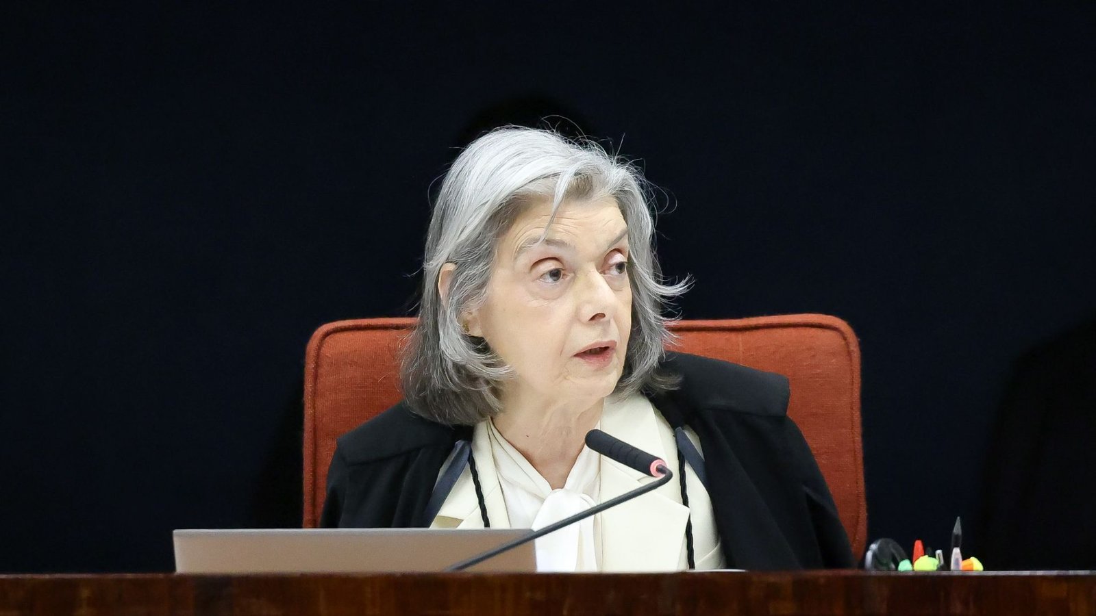 Cármen Lúcia nega pedido do PT por transporte interestadual gratuito no 2º turno