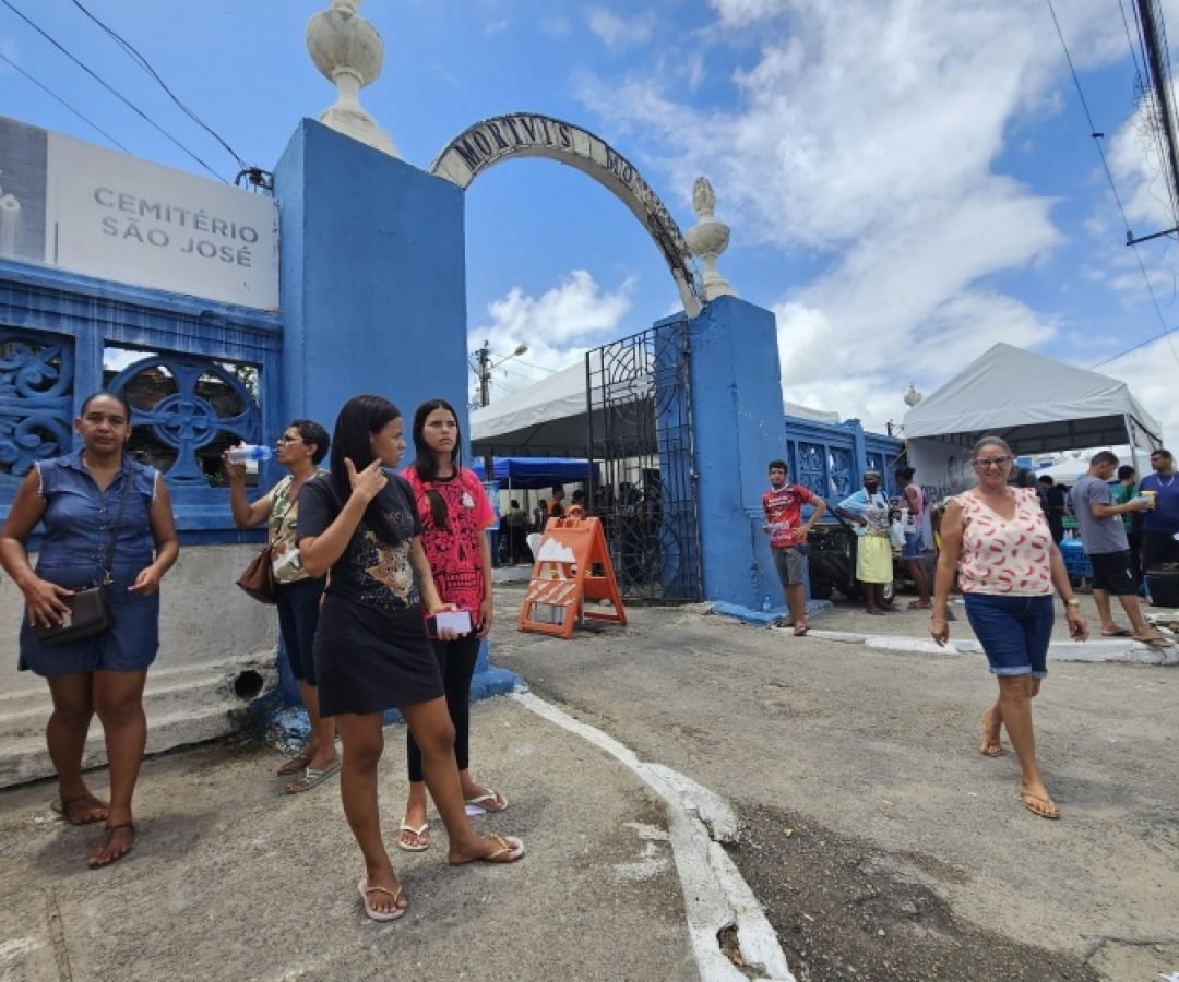Cemitérios de Maceió abrem das 7h às 17h no Dia de Finados, com missas e bênçãos