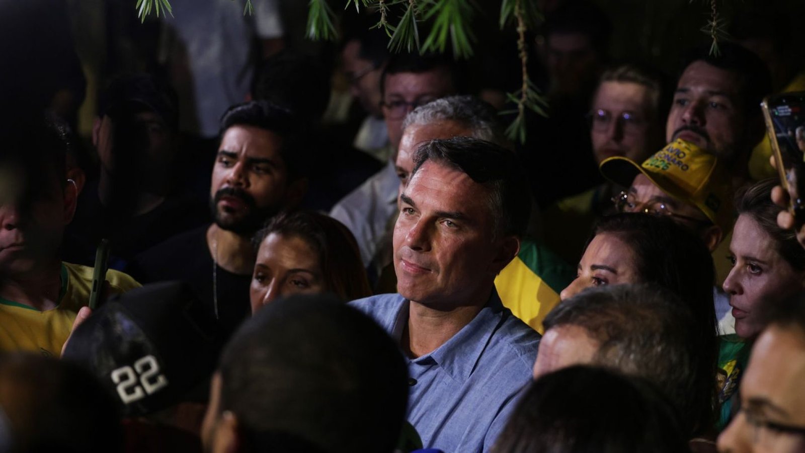 Flávio condiciona abertura de sigilos à conferência dos documentos de Lula