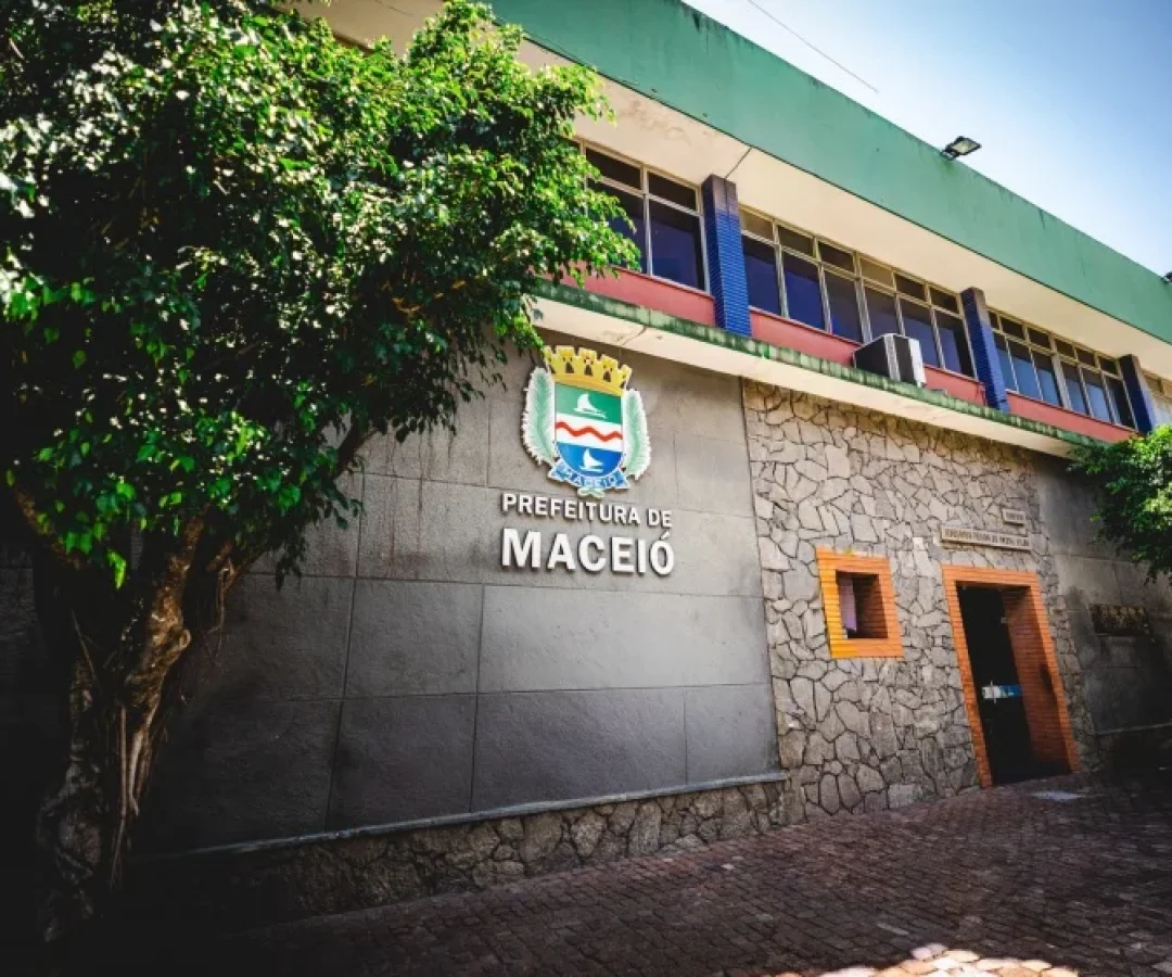 Prefeitura de Maceió muda ponto facultativo do Dia do Servidor para sexta-feira (30)