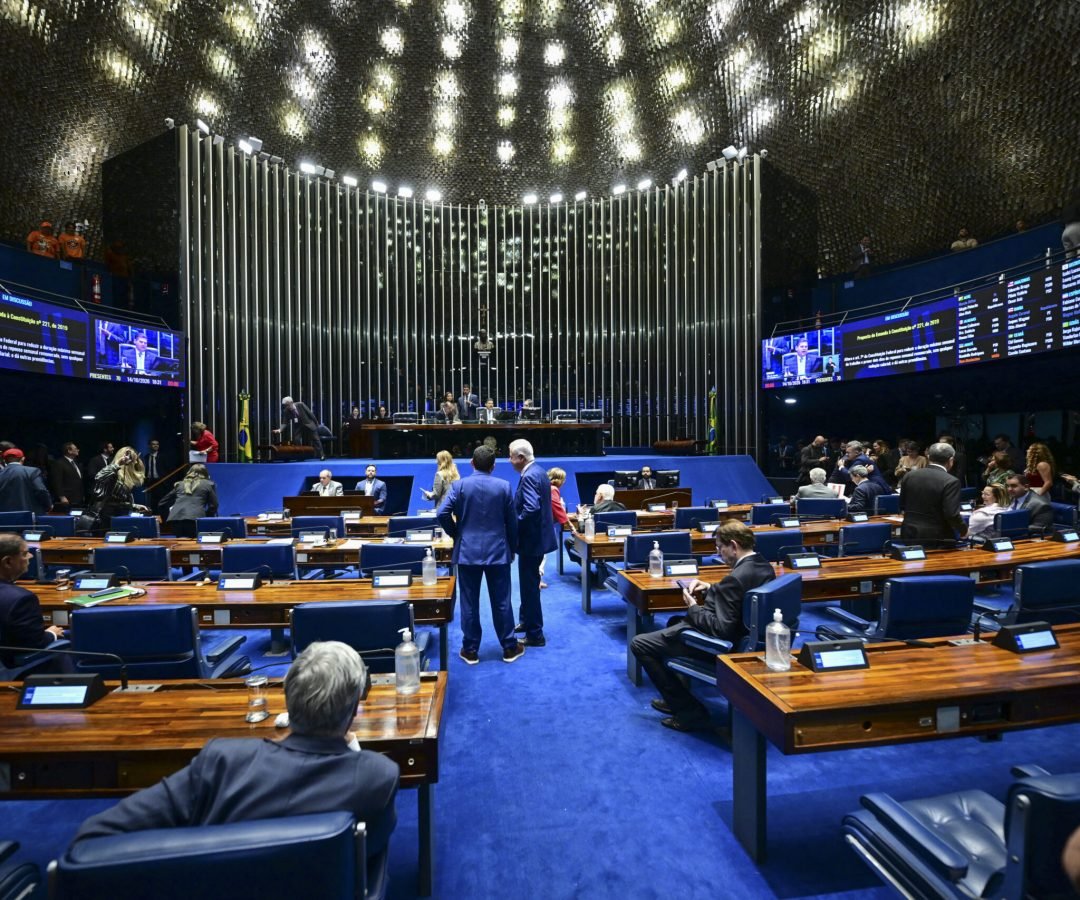 Senado aprova fim da escala 6x1 em 1º turno a 11 dias do segundo turno da eleição